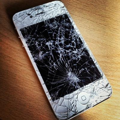 Apple: i futuri smartphone permetteranno di individuare micro lesioni al display