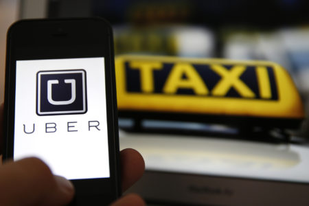 Inchiesta penale su Uber per i software “anti-controlli”