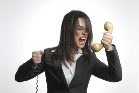Operatori telefonici nel mirino di Agcom: sanzioni in arrivo