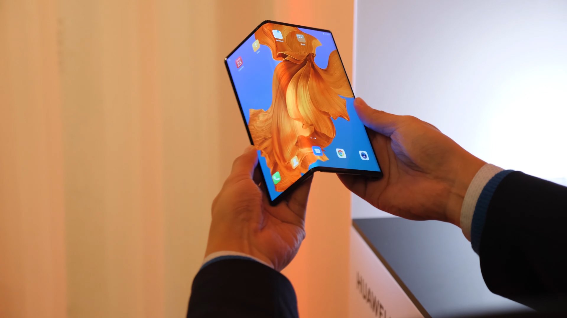 Huawei Mate X Falcon Wing