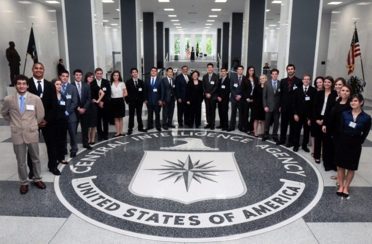 La CIA sbarca sui Social per cercare candidati