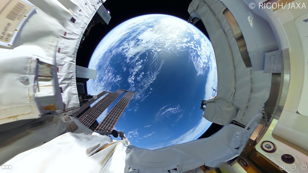 Ricoh Theta sulla ISS