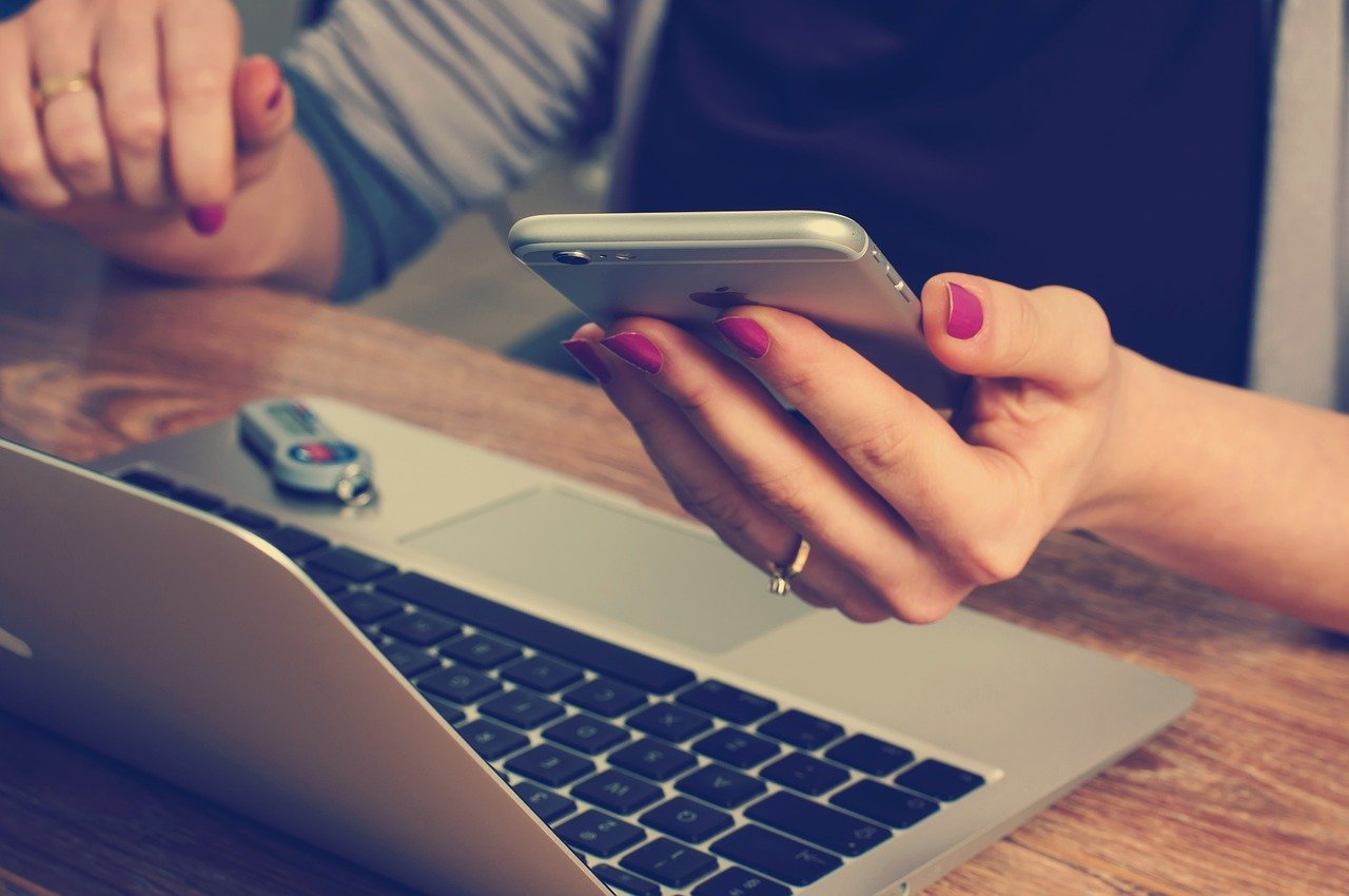 False phone calls collecting private data