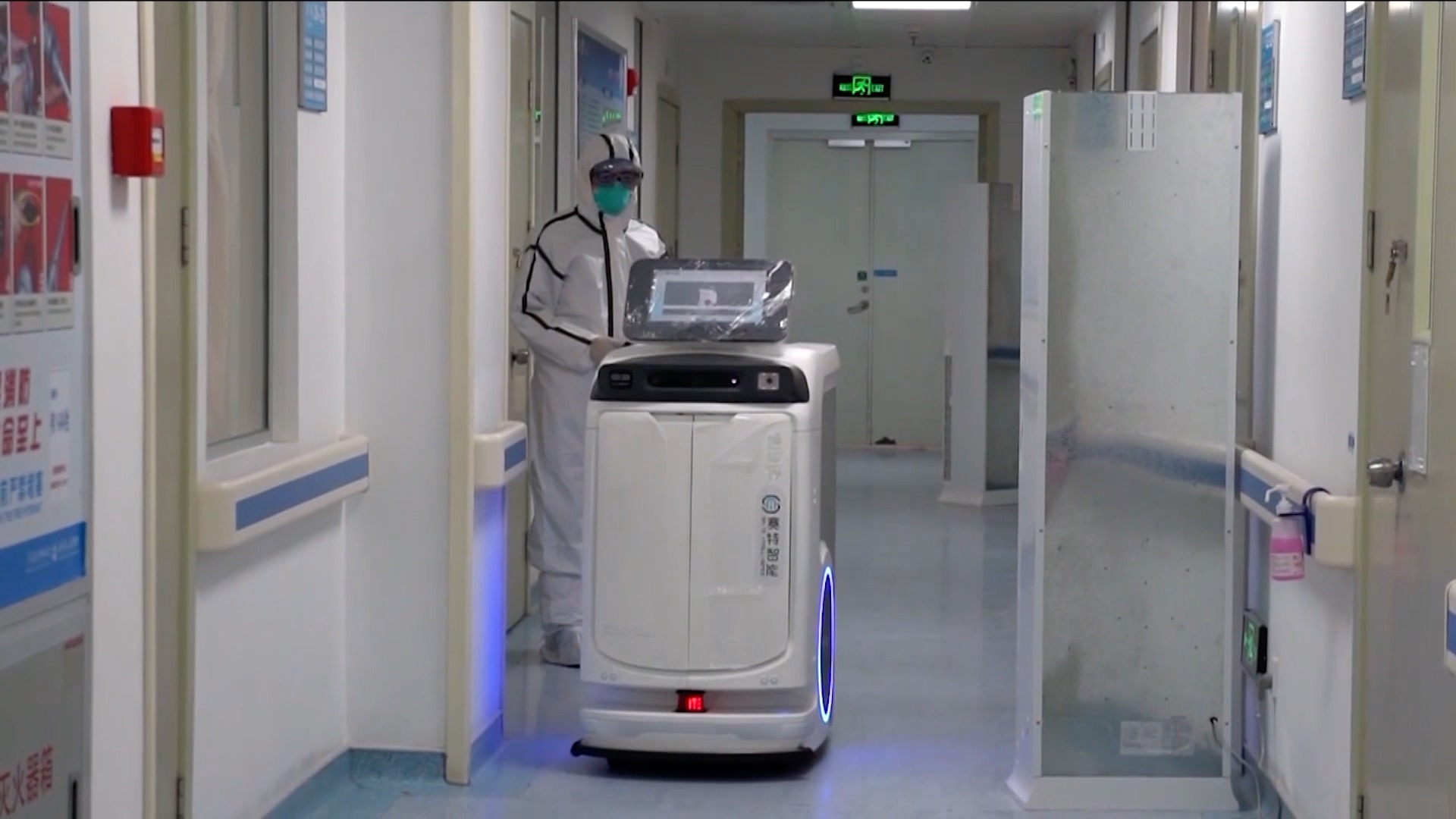 Wuhan, the robots against the Coronavirus