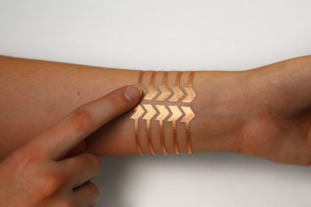 Tatuaggio smart con luce Oled