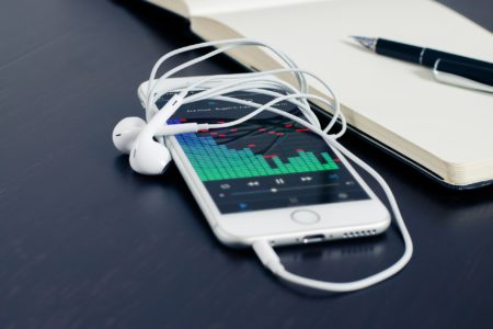 Digital music: news for who listens it