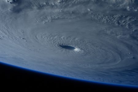 Space hurricane: the first one arrives to the Pole