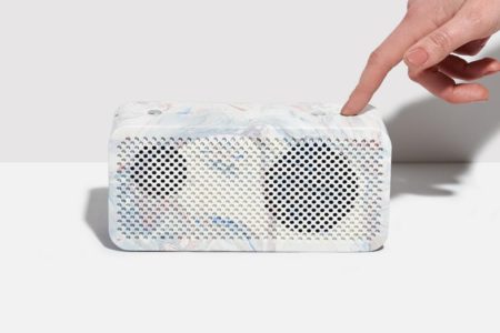 Sustainable speaker with recycled batteries