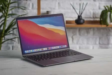 Macbook Air 15″ in arrivo