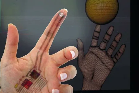 Tatuaggio smart che riproduce il tatto