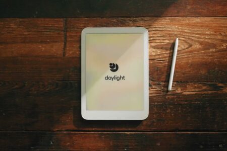 Daylight DC1: il tablet con tecnologia LivePaper
