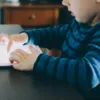 schermo blu e linguaggio dei bambini