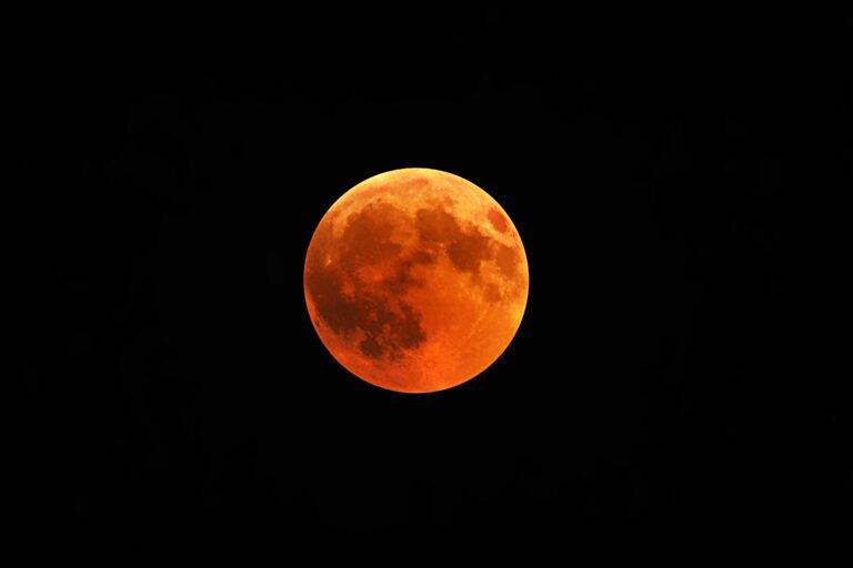 luna delle fragole 2025