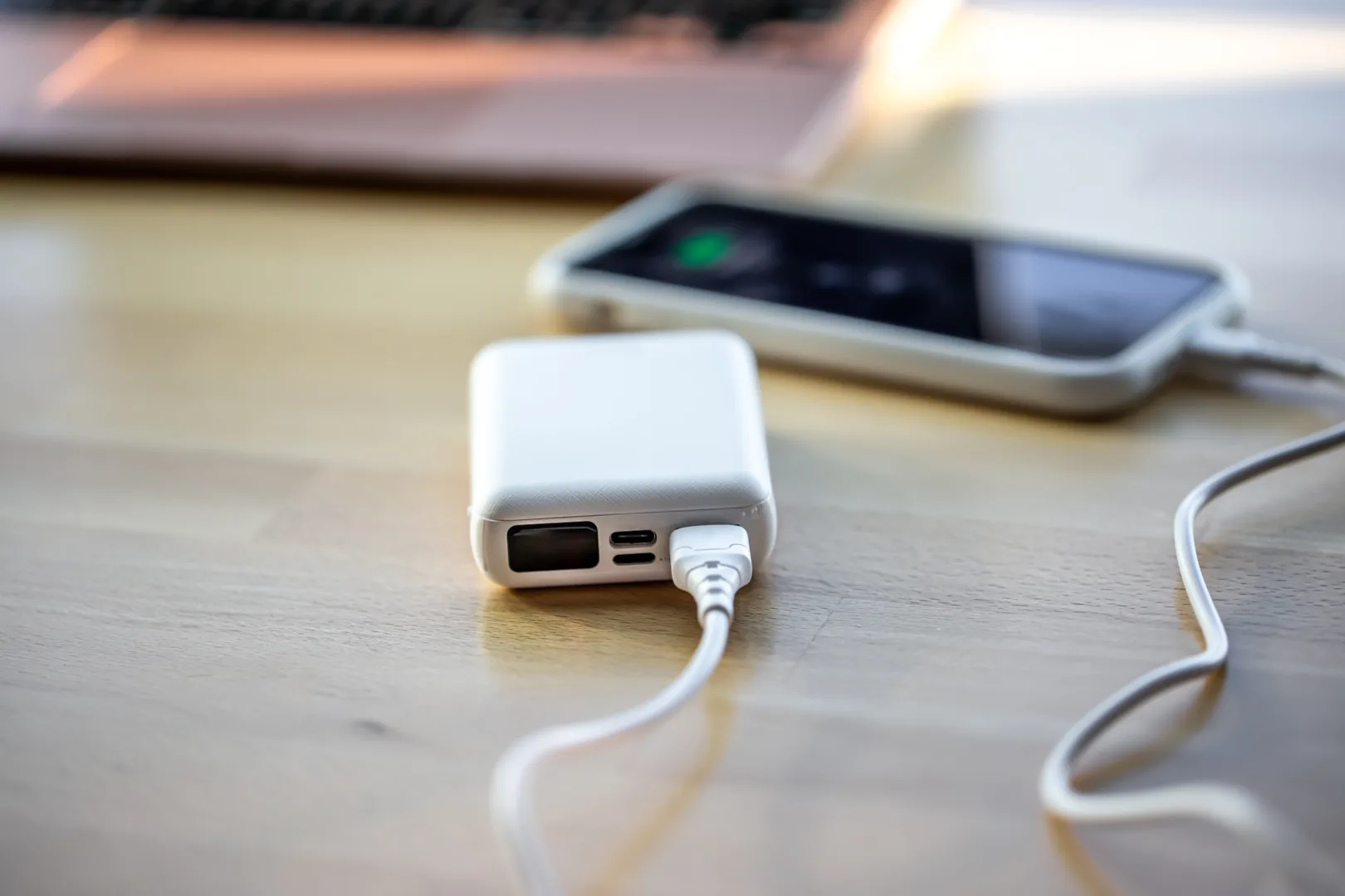 power bank tascabile